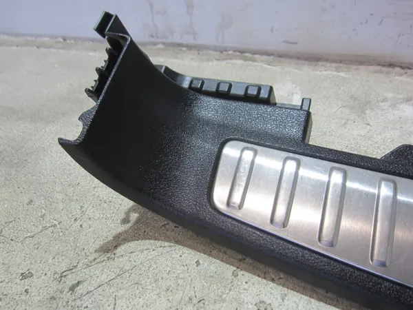 BMW X3 F25 Couvre-ceinture arrière chromé OEM 9175133 image 3