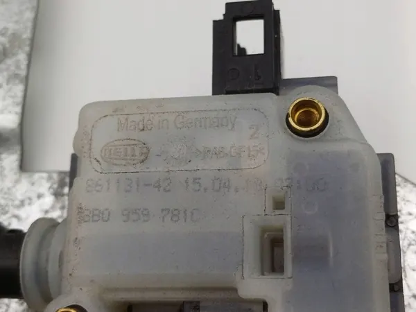Actuador de cerradura de maletero VW New Beetle 3B0959781C image 2