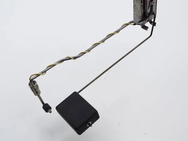 Capteur de niveau de carburant Honda Civic VI DRC87892 image 3