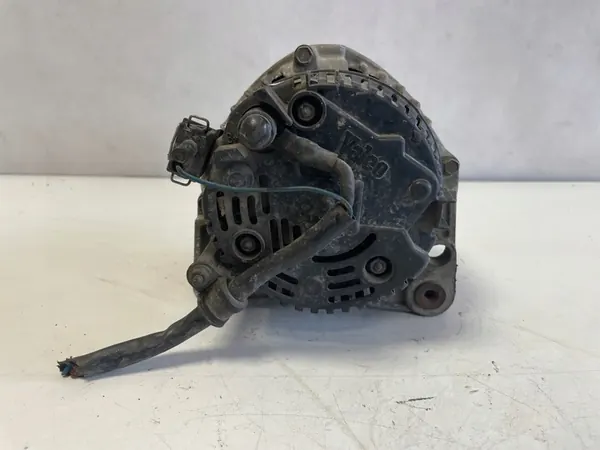VW GOLF 3 III 1.6 Alternator 037903023G image 3