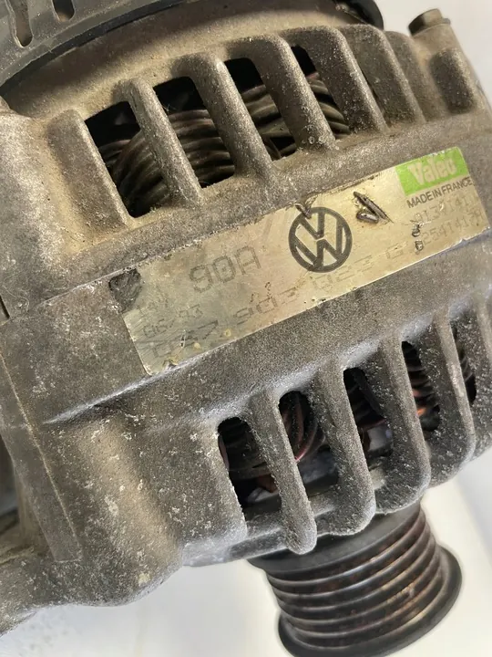 VW GOLF 3 III 1.6 Alternator 037903023G image 6