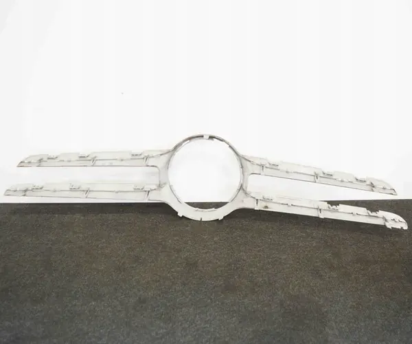 Grille supérieure Mercedes-Benz C W205 2016 image 5