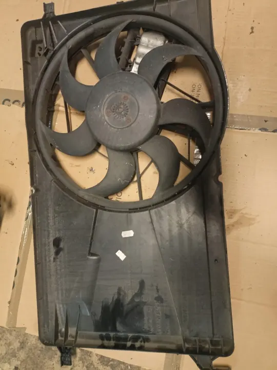 Ventilateur de radiateur OEM 3M5H-8C607-RJ Ford Focus II image 3
