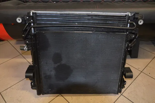 Radiateur d'eau automatique AC Wrangler JL 3.6 68272750AD image 1