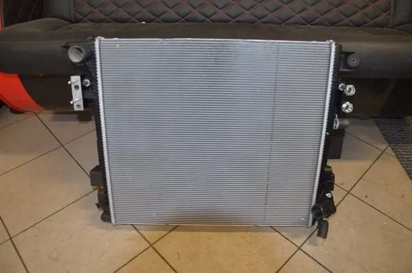 Radiateur d'eau automatique AC Wrangler JL 3.6 68272750AD image 2