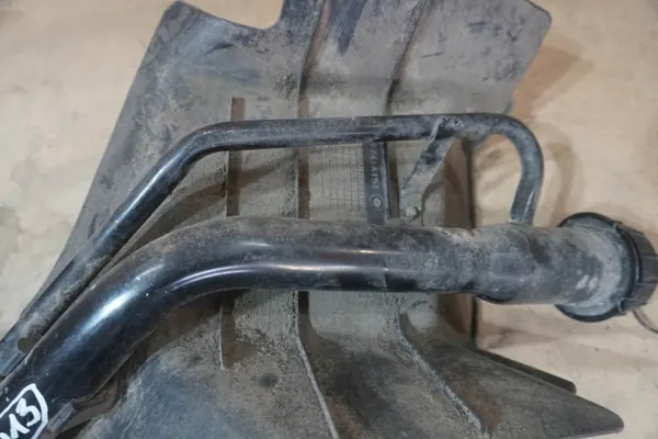 Cuello de llenado Mitsubishi OEM MIT0933782 image 3