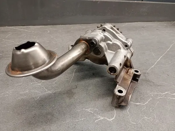 Öljypumppu OEM 038115121C VW Passat B6 1.9 TDI:lle image 6