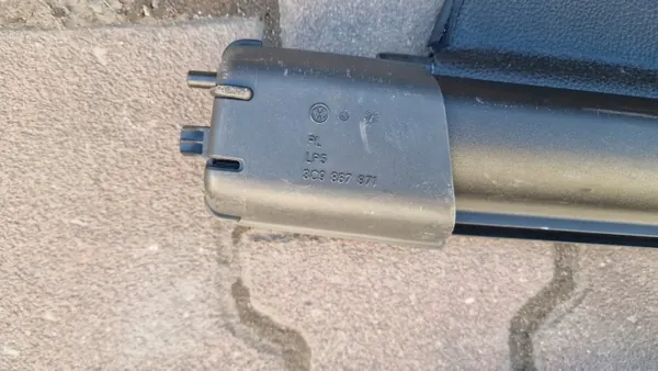 OEM 3C9867871 Kofferbakrolgordijn VW Passat B6 Station image 3