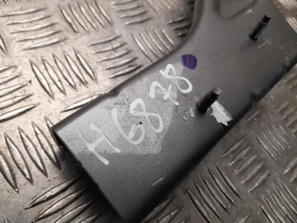 Voorste rechter spatbordbeugel OEM 620438763R image 3