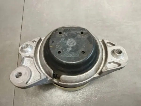 Mercedes-Benz GLC X253 2.0 CGI Engine Mount A2532400900 image 2