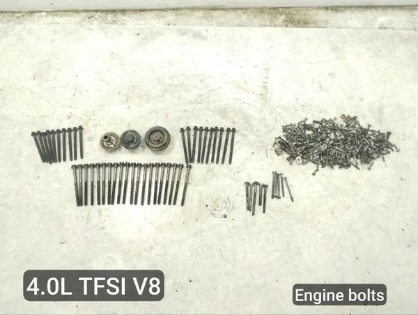 Audi A8 2015 Skruvset OEM 079109339AR image 2