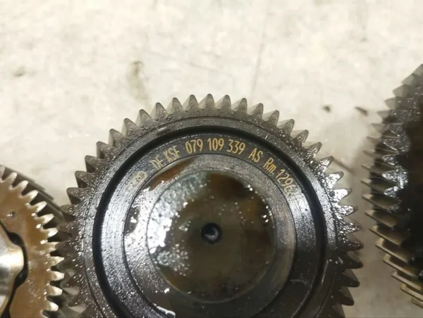 Audi A8 2015 Skruvset OEM 079109339AR image 9