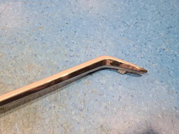 Toyota OE grille trim rechts OEM 53121-024607450 image 4