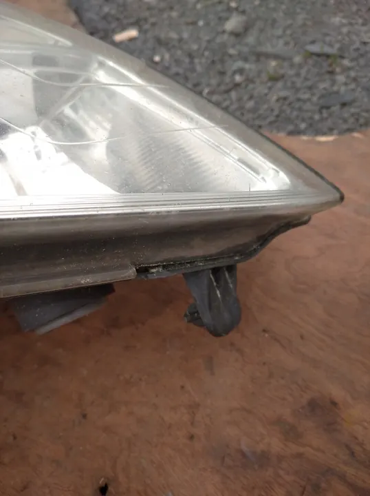 Reflector TYC 20-1099-35-2 izquierdo image 4