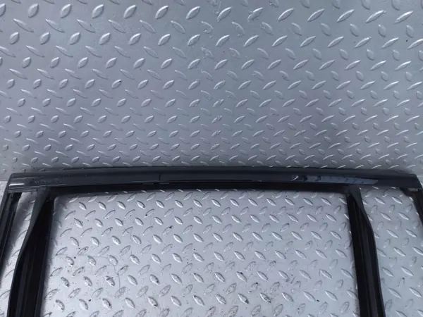 BMW X6 G06 Takaikkunan Lista Vasen OEM 7437808 image 4