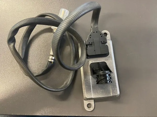 Sensor NOx Hella 6PN 358 186-091 para catalisador image 2