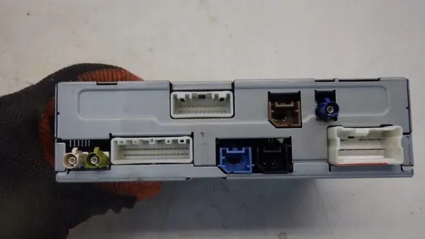 Renault Megane IV Navigatieradio OEM 281159453R image 6