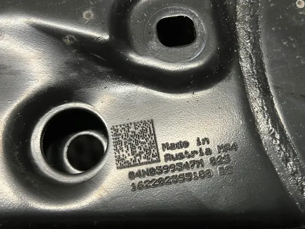 Audi A8 S8 D5 Framhjulsupphängningsbärare OEM 4N0399347M image 3