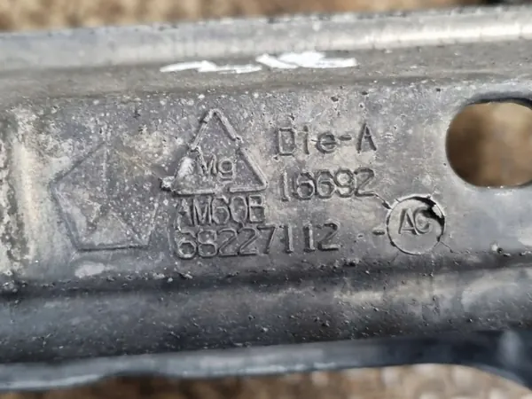 Poutre de tableau de bord Chrysler Pacifica OEM 68227112 image 4