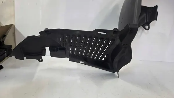 Front Left Wheel Arch Renault Grand Espace IV Lift OEM image 2