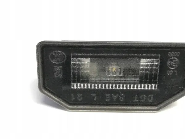 Tesla Model Y 2023 Kentekenverlichting OEM 171328200A image 3