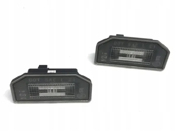 Tesla Model Y 2023 Kentekenverlichting OEM 171328200A image 4