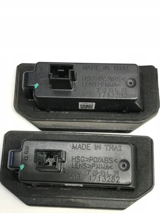 Tesla Model Y 2023 Kentekenverlichting OEM 171328200A image 6