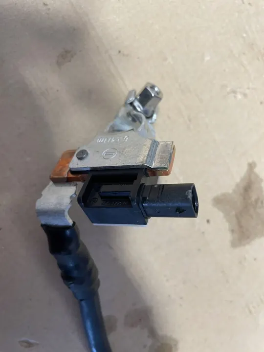 Pince Négative Audi A5 2025 OEM 4P0915181B image 4