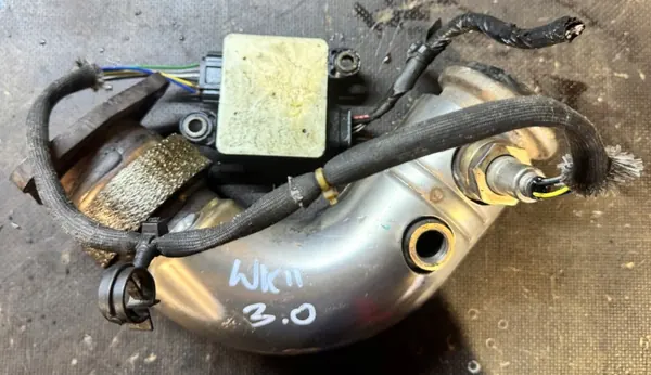 Capteur NOx OEM 68146136AD pour Jeep Grand Cherokee WK2 image 2