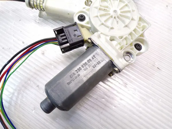 Motor elevador delantero izquierdo OEM 2308200942 image 3
