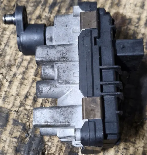 Hella 6NW010430-04 Actuateur Turbo - Occasion image 4