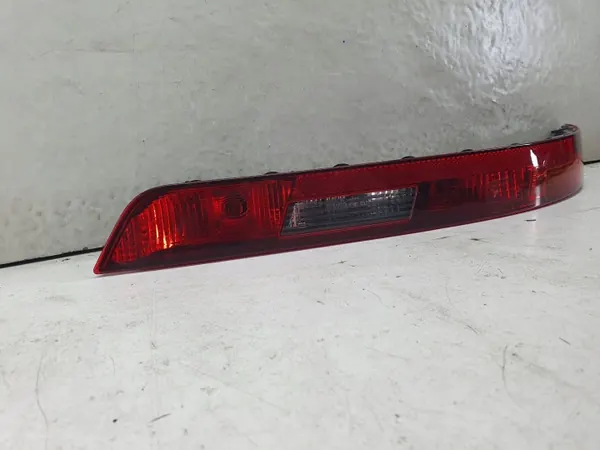 Luz trasera derecha Audi Q3 8U OEM 8U0945095D image 3