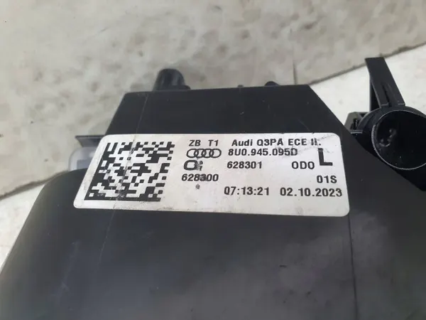 Luz trasera derecha Audi Q3 8U OEM 8U0945095D image 6