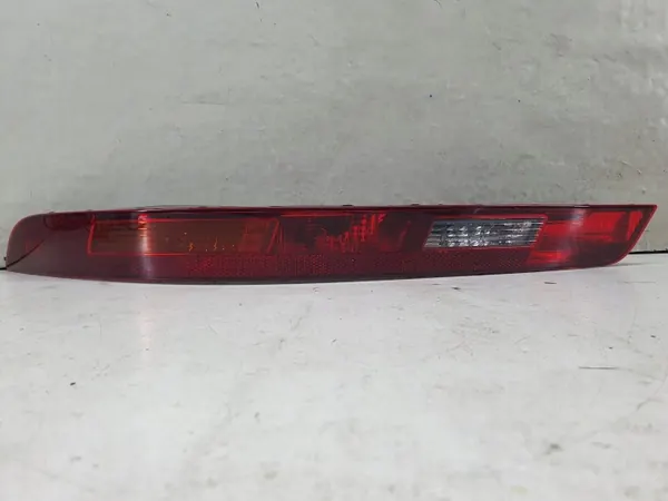 Luz trasera derecha Audi Q3 8U OEM 8U0945095D image 8