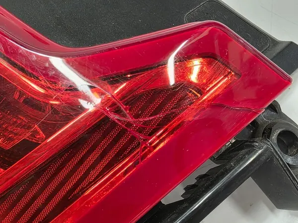 Luz trasera izquierda Volvo XC90 II image 3