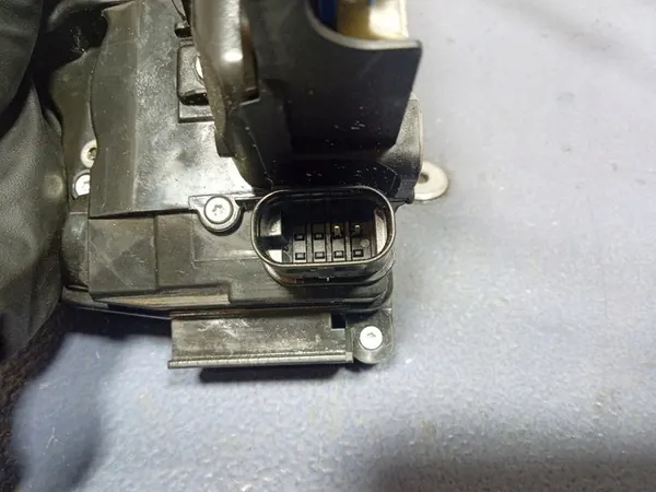 VÄNSTER FRAMDÖRRLÅS MERCEDES GLE W292 A0997200101 image 10