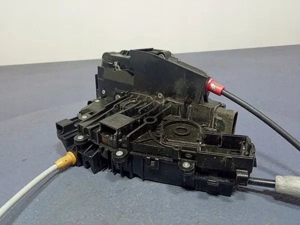 VÄNSTER FRAMDÖRRLÅS MERCEDES GLE W292 A0997200101 image 9