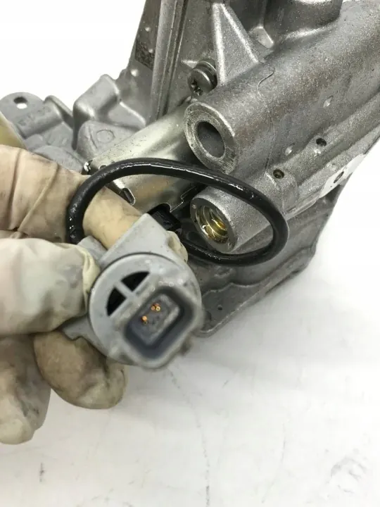 Pompe à huile Renault OE OEM 150100347R - Occasion image 3