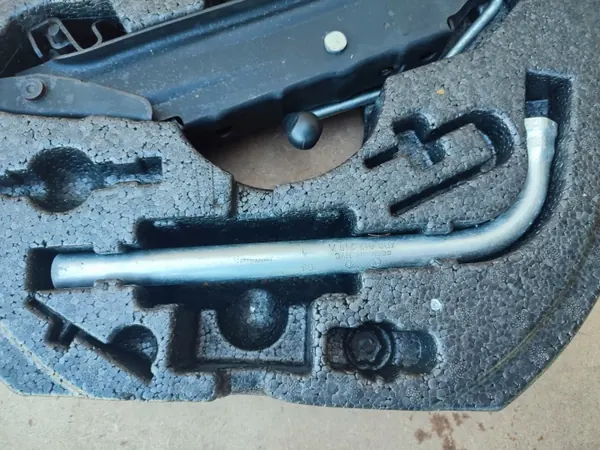 Clé de roue SEAT OEM 1K0011031L - Occasion image 6