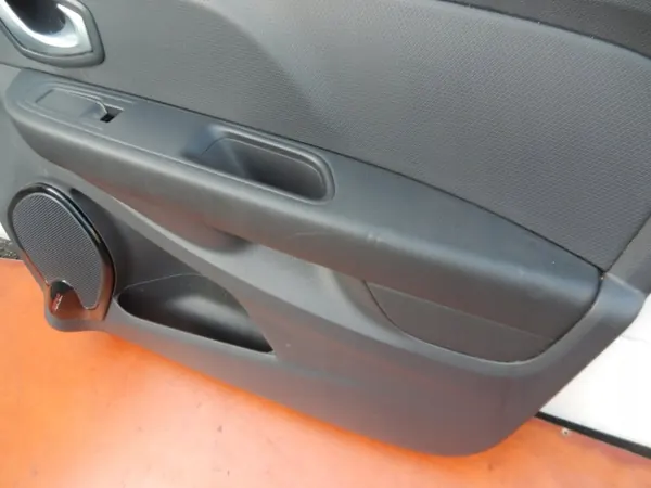 Ovipeite Oikea Etu CLIO IV 18r - Käytetty image 6