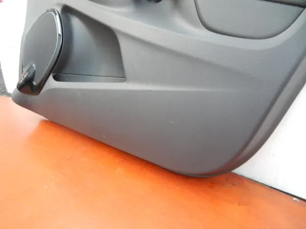 Ovipeite Oikea Etu CLIO IV 18r - Käytetty image 9