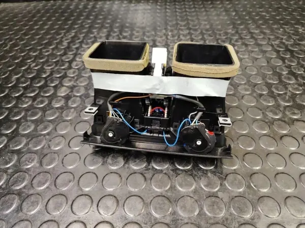 Rejilla de ventilación trasera OEM 9118249 BMW 5 GT F07 image 4