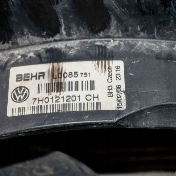 Kylningsdelar VW Transporter V OEM 7H0121253 image 8
