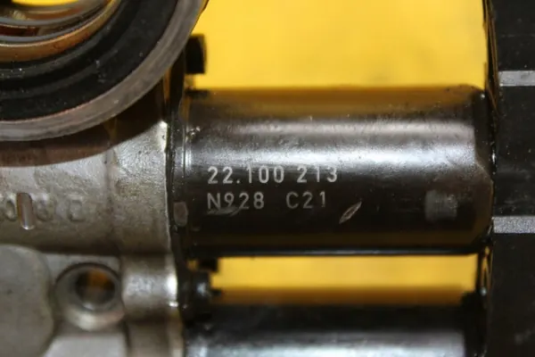 Kamaxelregulator OEM 06C103108D för Audi A6 C5 3.0 image 5