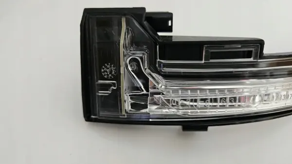 Pisca espelho esquerdo VW Touareg III OEM 760949101 image 4