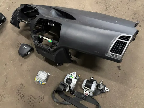 Tablero HYUNDAI I2O LIFT OEM usado image 3