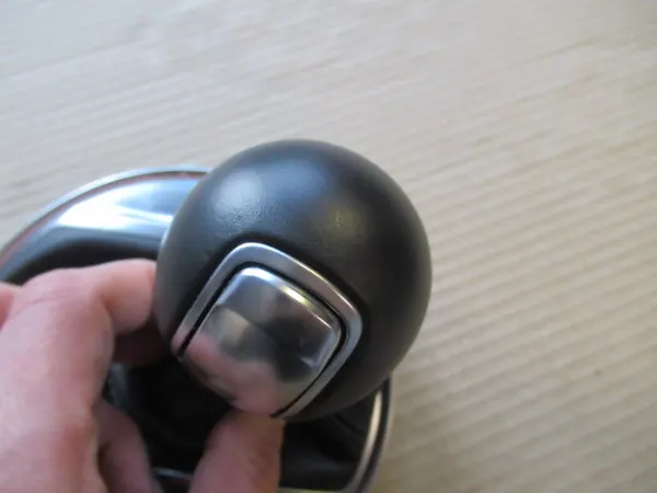 Växelspakskydd OEM 8S1713139 för Audi TT S-Tronic image 3