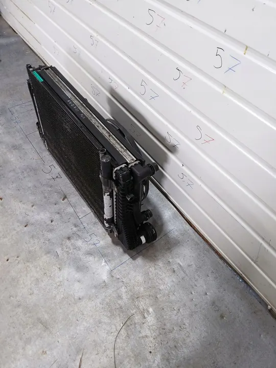 Radiador de Agua VW Touran I 1.9 TDI 1K0121253H image 10