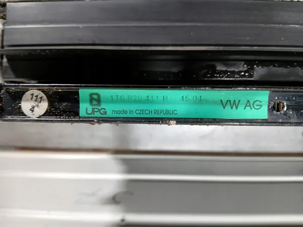 Radiador de Agua VW Touran I 1.9 TDI 1K0121253H image 2