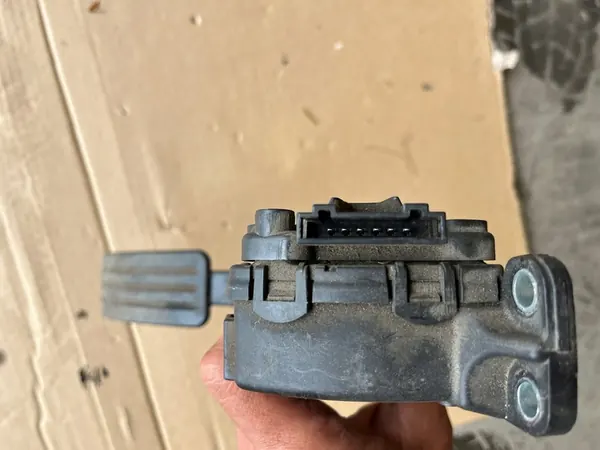 Gaspedaal Potentiometer Dacia Sandero I 2008-2012 image 4